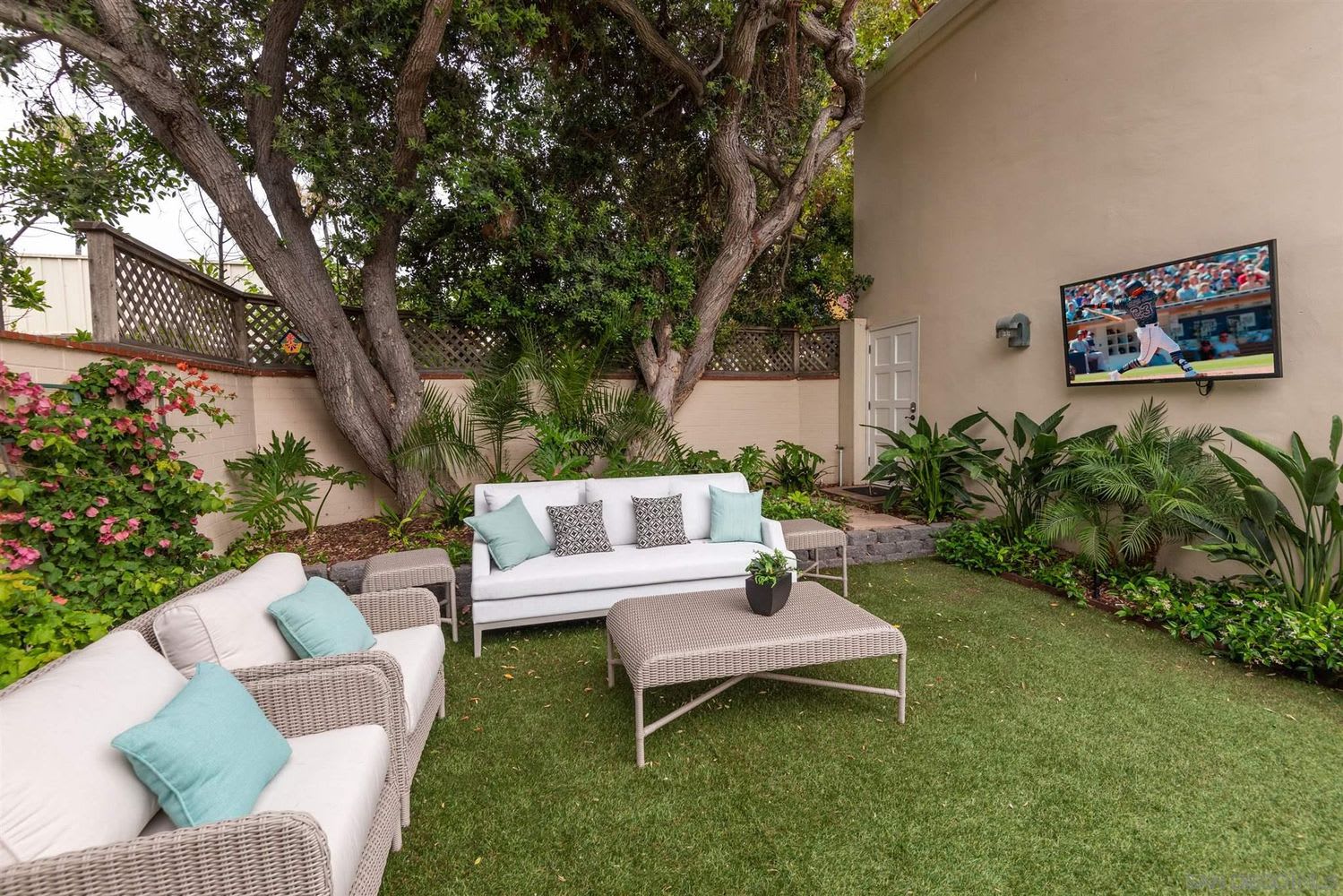 6331 Camino De La Costa