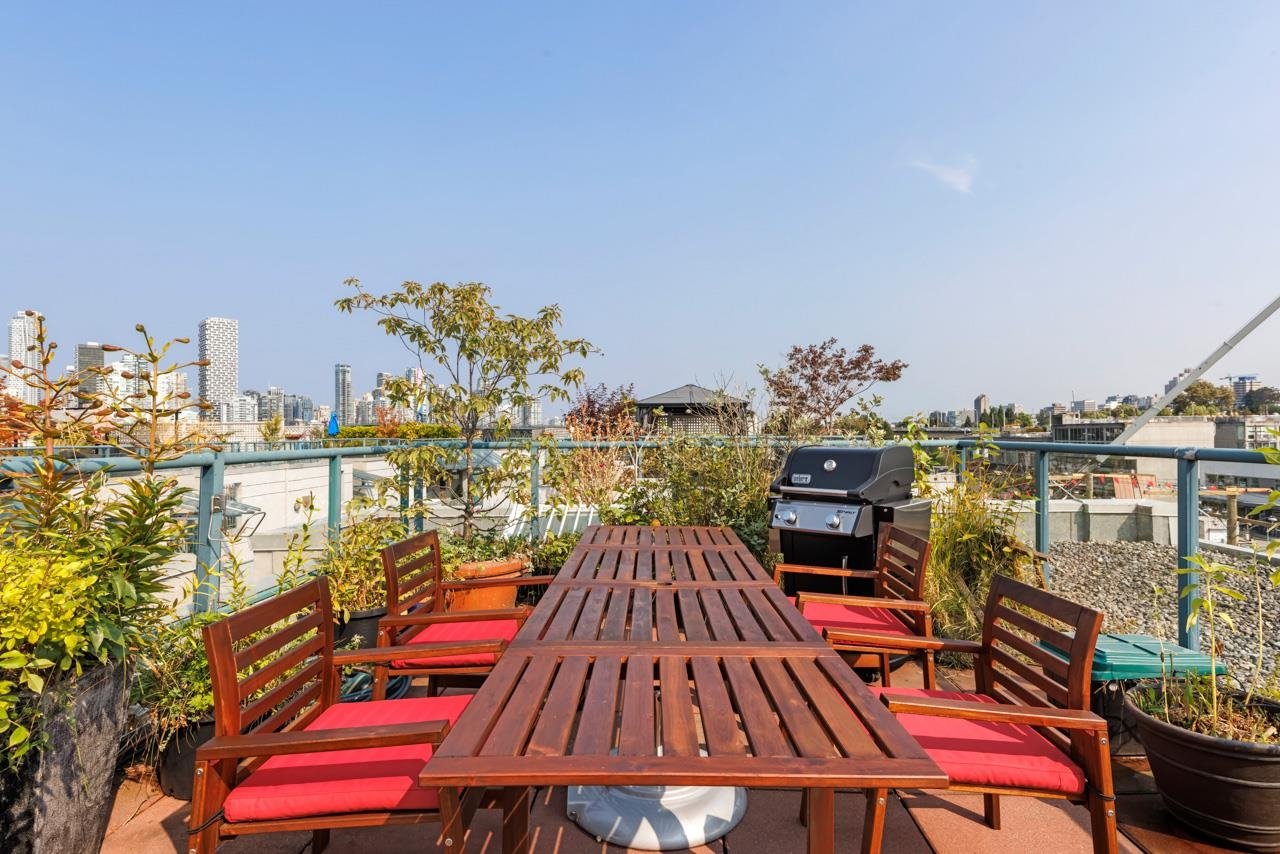 411-1630 W 1st Avenue, Vancouver