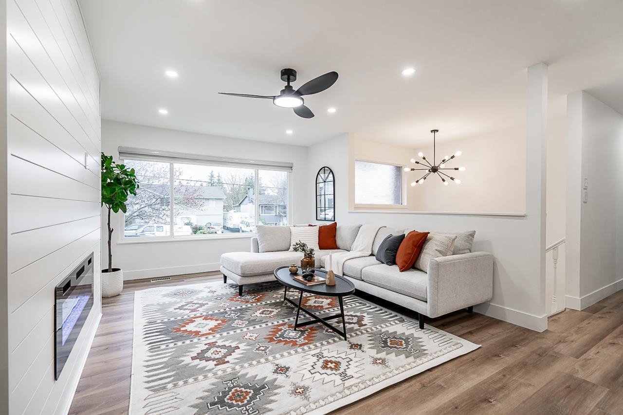 11443 87 Ave