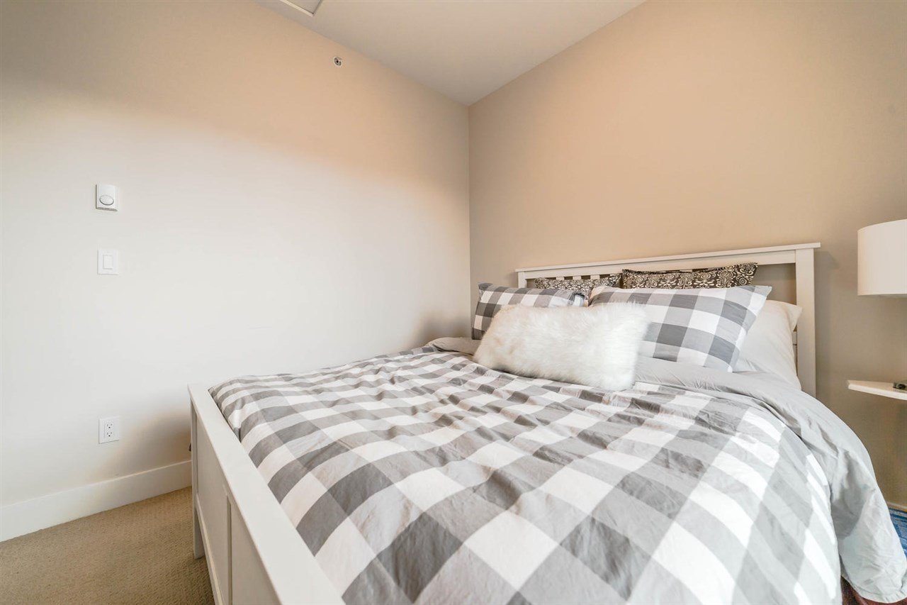 1-897 Premier St