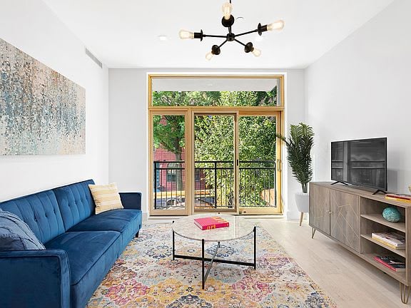 20 Arion Place Unit: 4-R