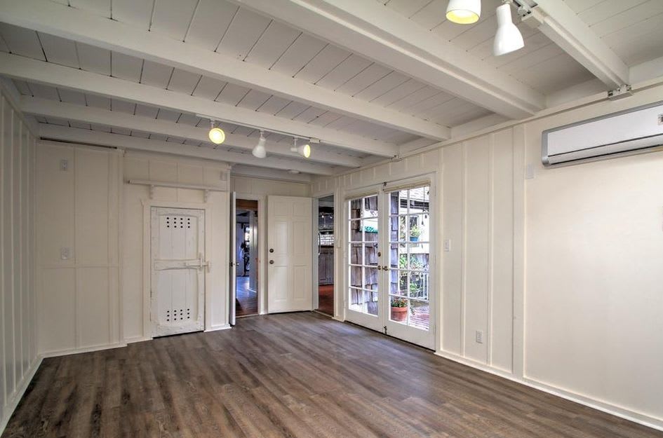 709 Larkspur Avenue