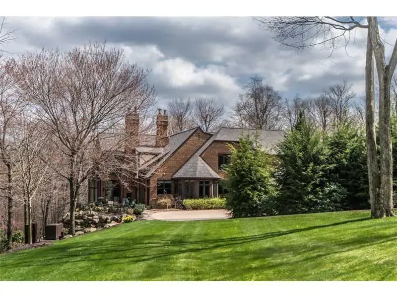 104 Thornbrook Dr