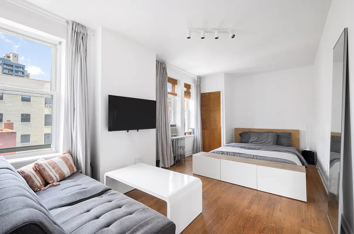 111 South 3rd Street Unit: 5D