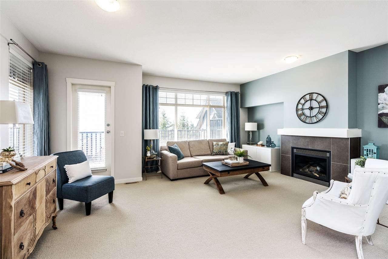 80-55 Hawthorn Dr