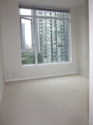 802-1211 Melville St