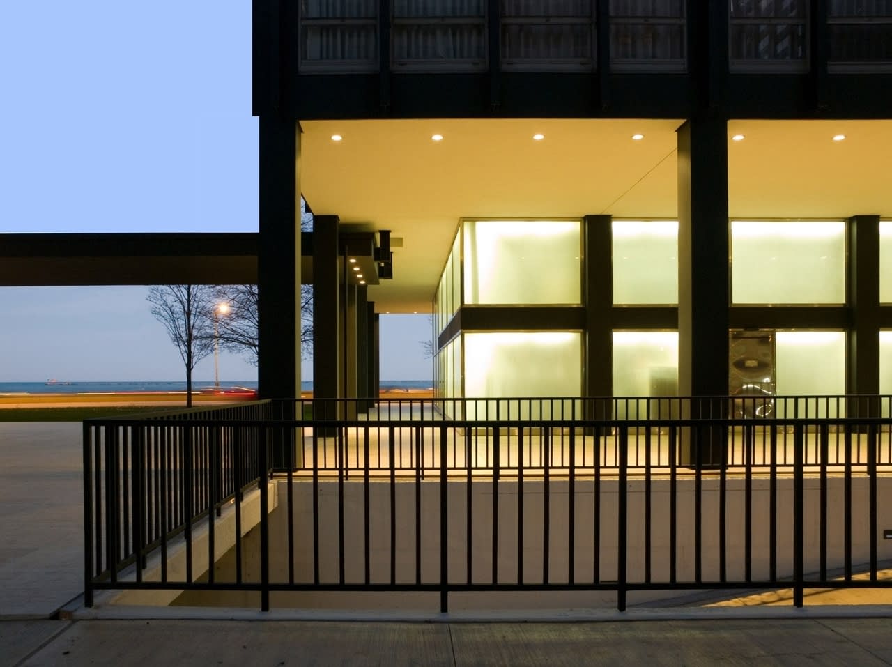 860 N Lake Shore  Drive, Unit 25-26M