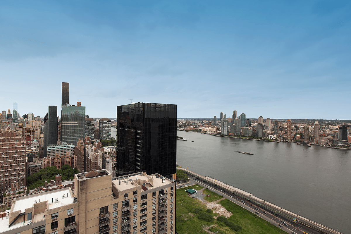 330 E 38th St #50H