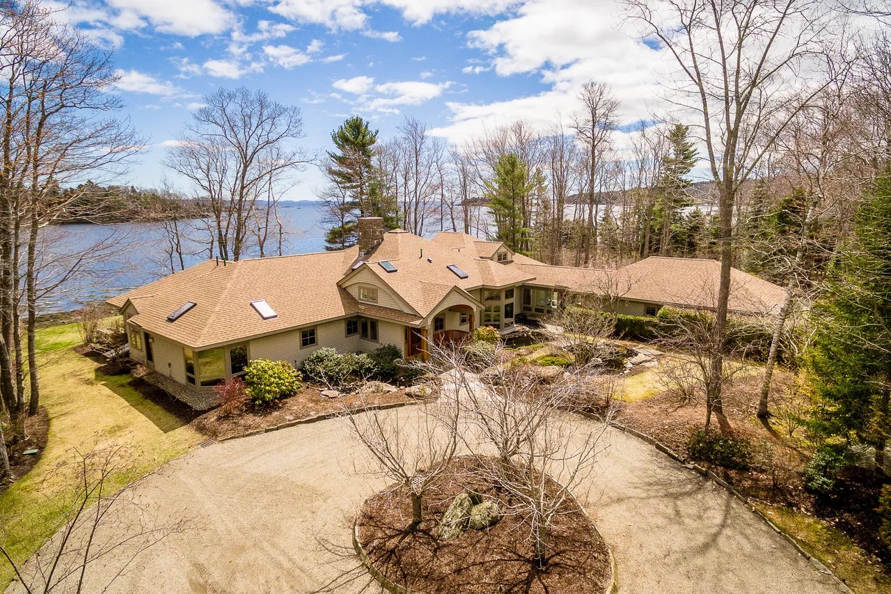 Home for Sale – 5 Norumbega Drive, Camden ME