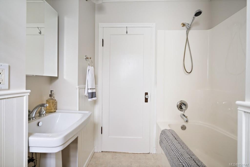 1129 May St