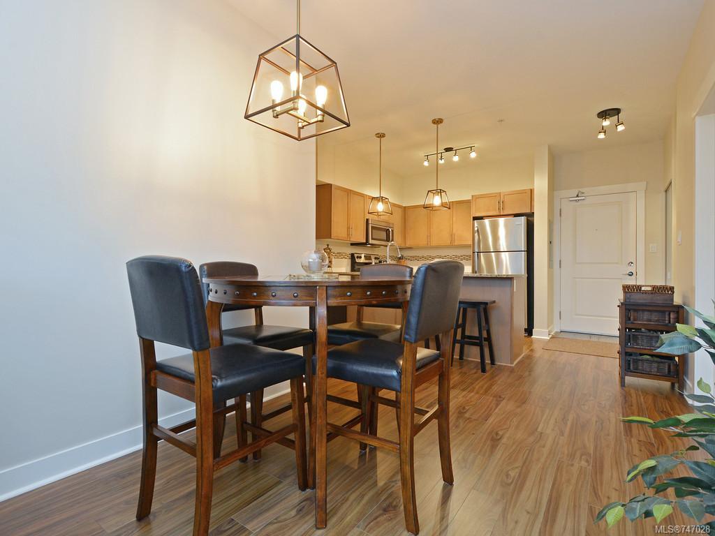 203-662 Goldstream Ave, Langford
