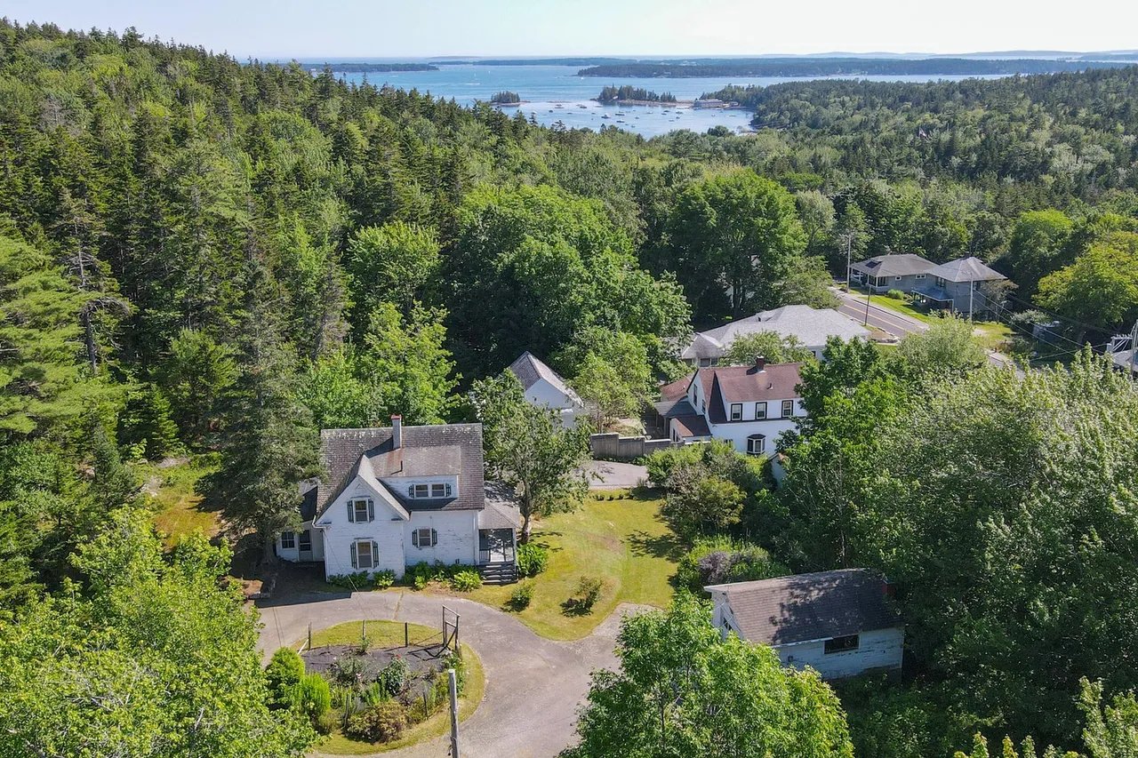 New Listing! 7 Champlain Drive, Mount Desert Maine – $599,000
