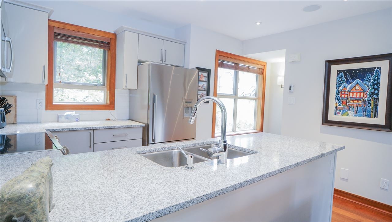1-4661 Blackcomb Wy