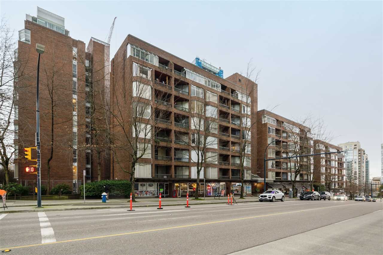 423-1330 Burrard St