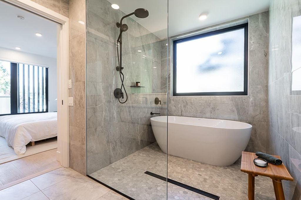 539 W 28th Avenue 202, Vancouver