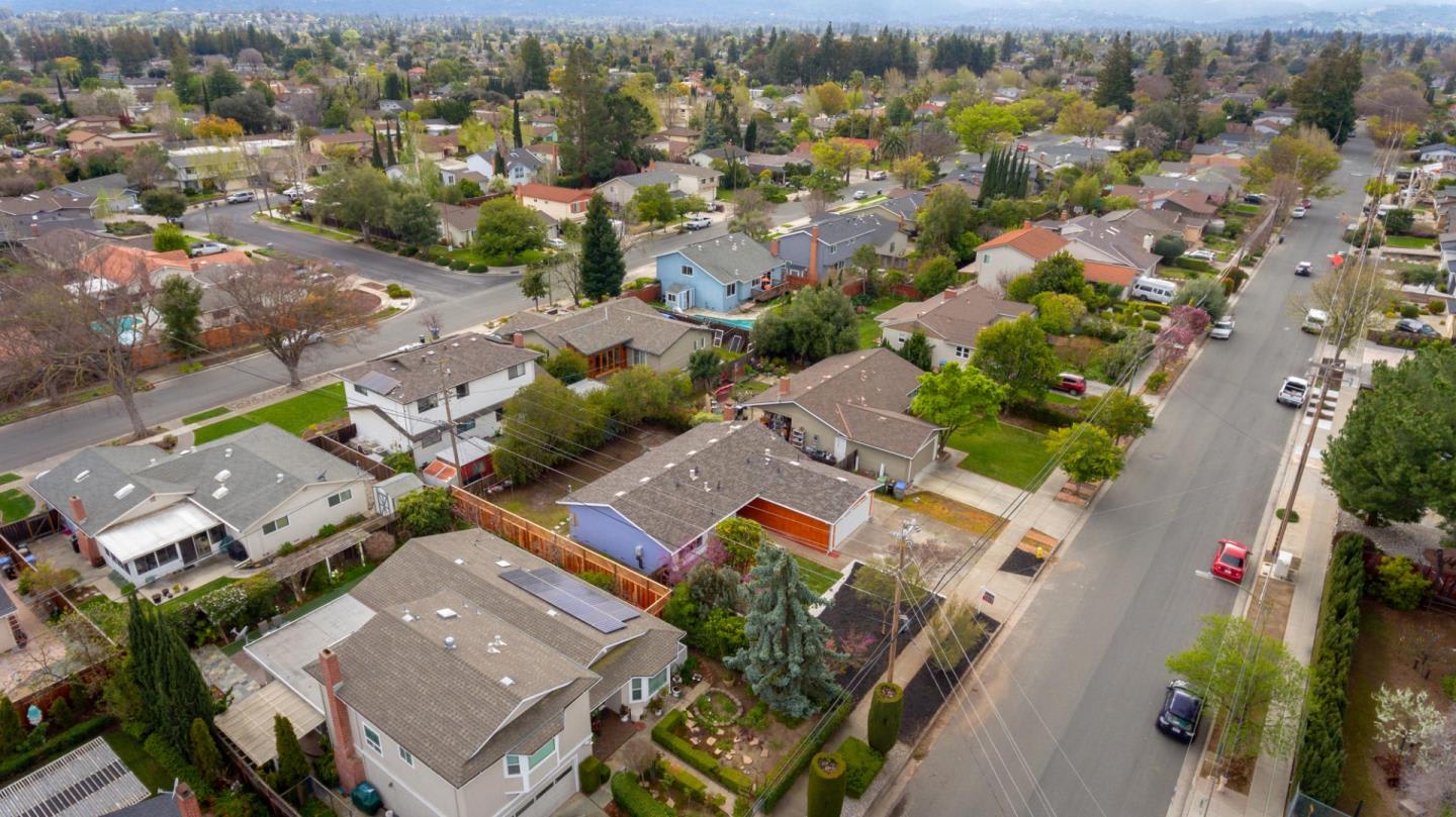West Rincon Avenue, Campbell