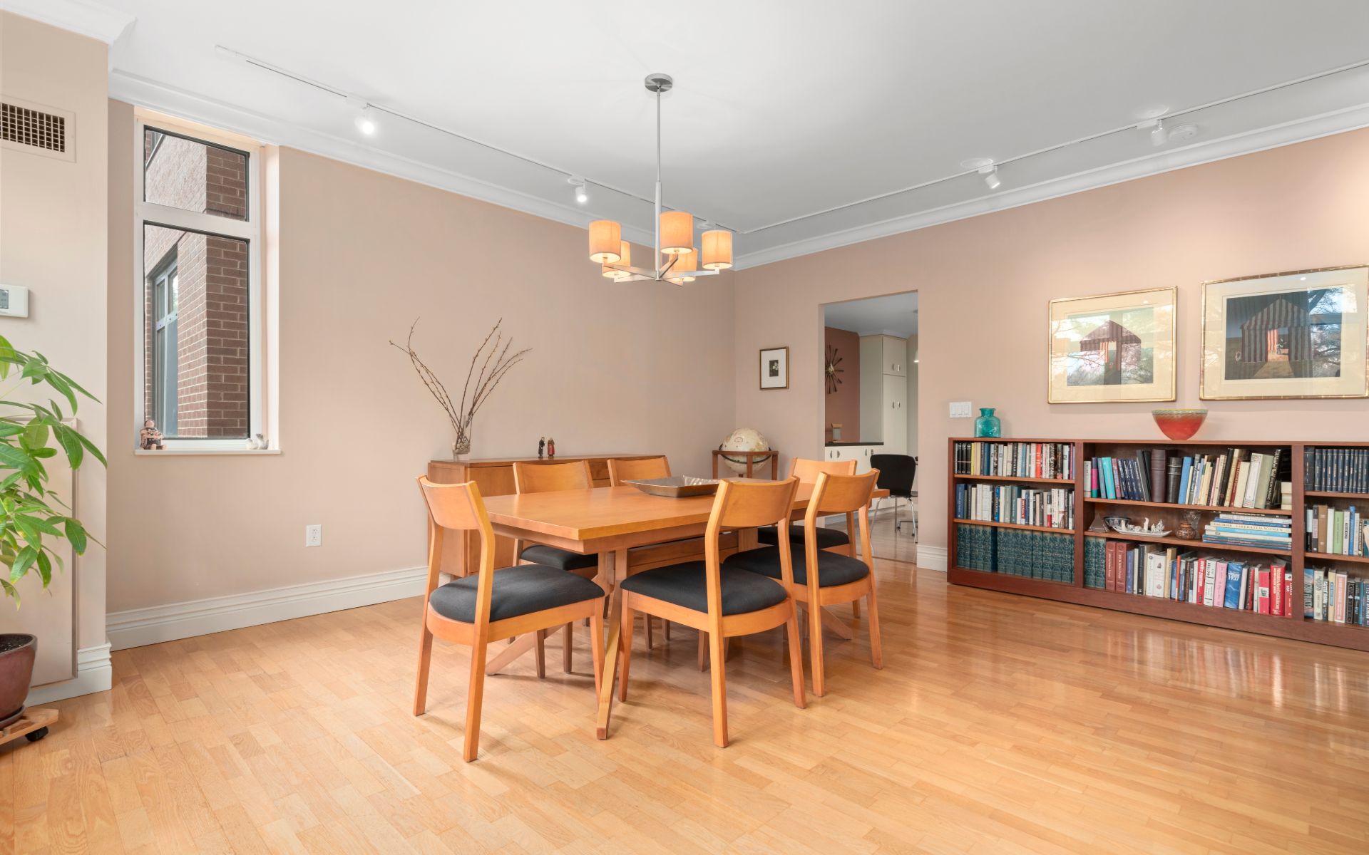 79 Florence St, #304S