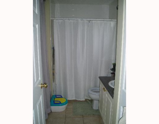 1028 Edgewater Cres