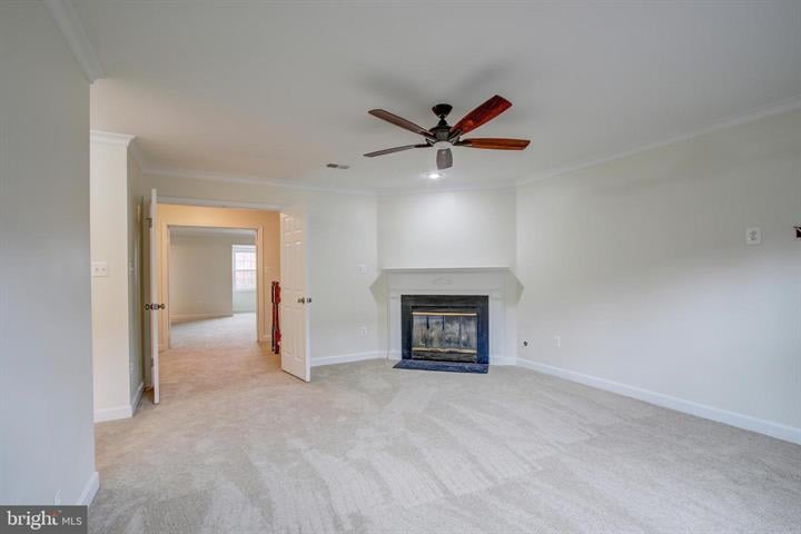 6262 Chaucer Ln