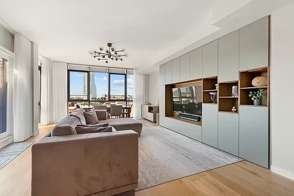 3041 Ocean Avenue Unit: PH4