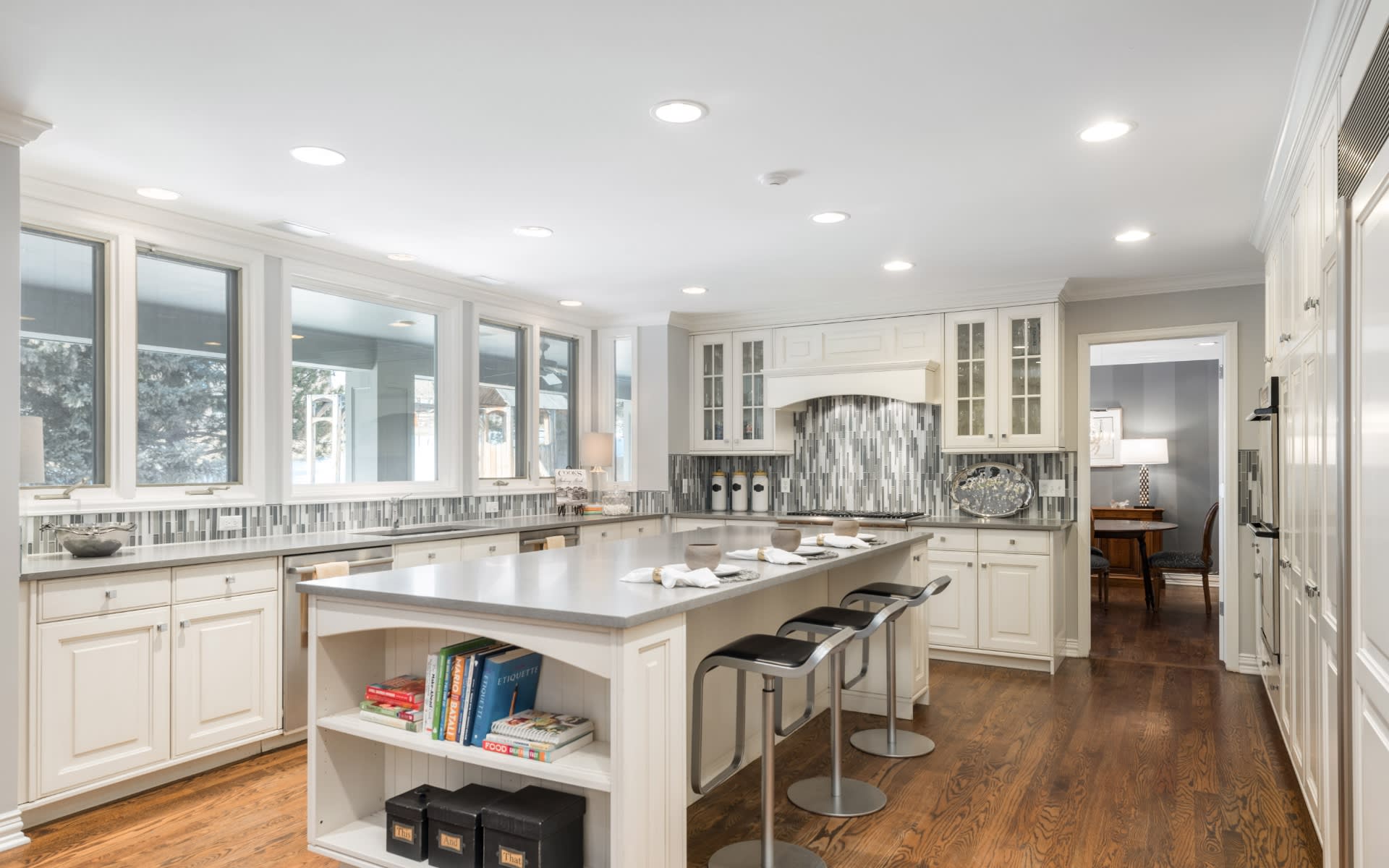801 E Chestnut Trail