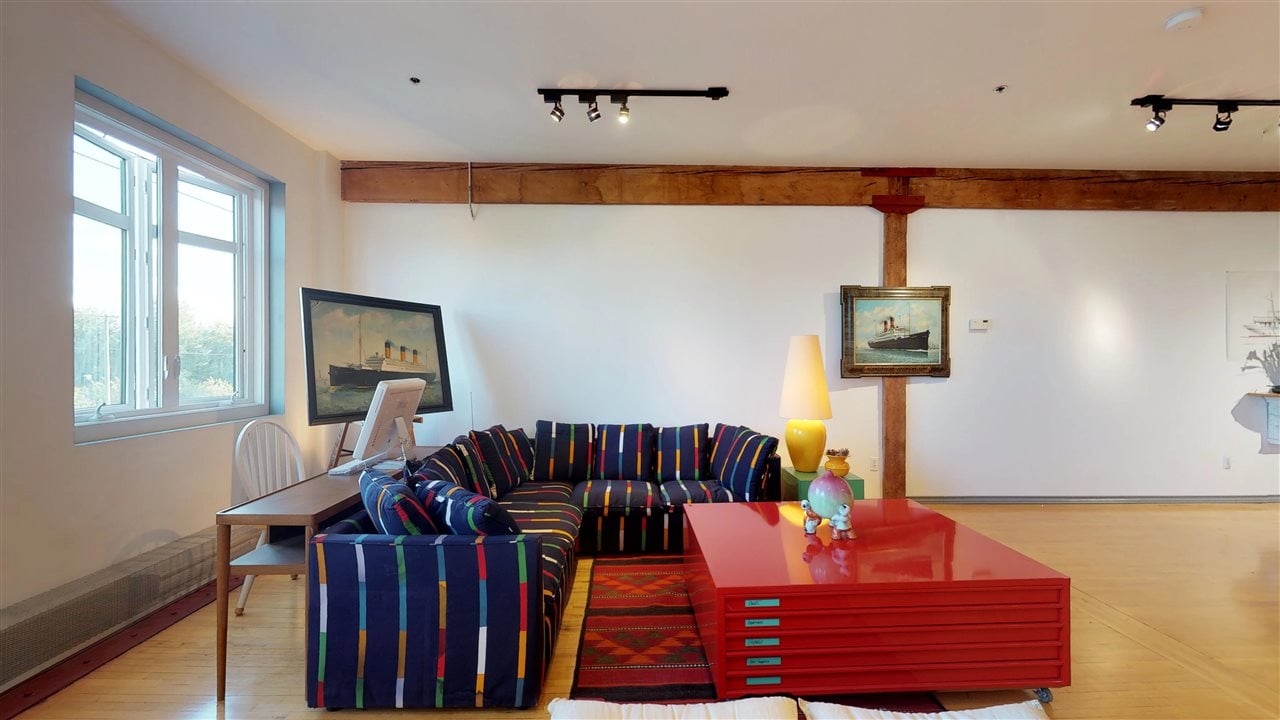 221-2556 E Hastings St