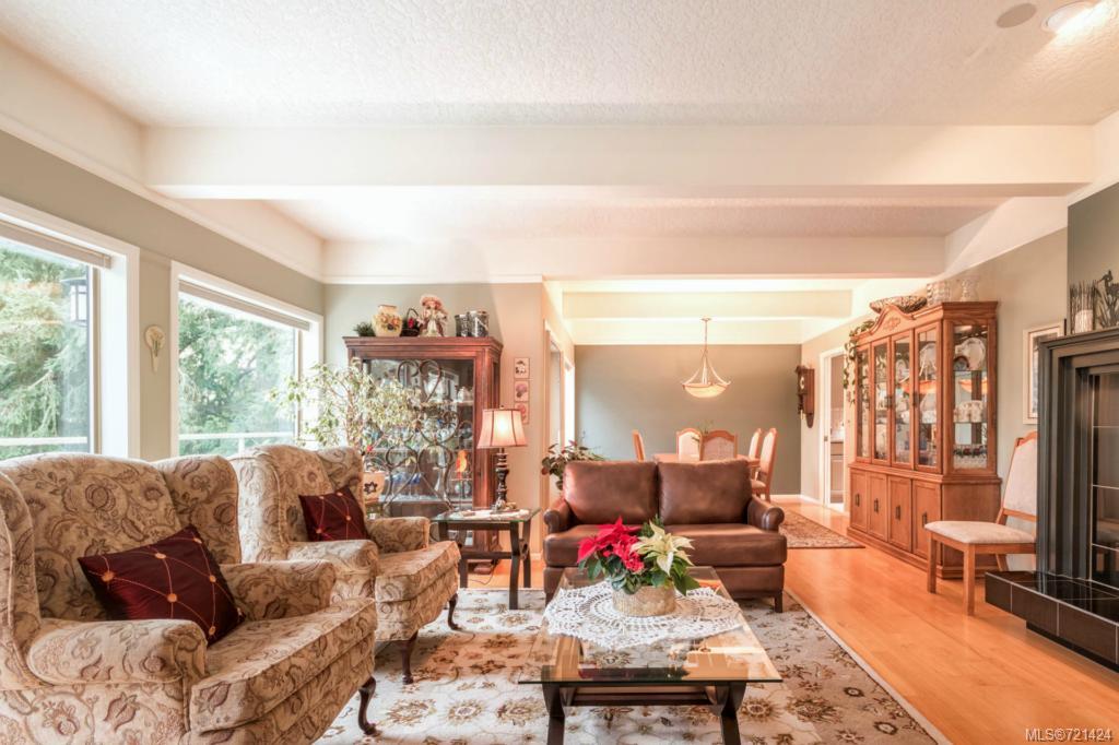 4656 Boulderwood Dr
