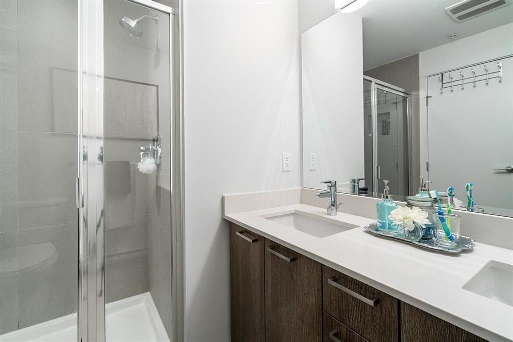 207-617 Smith Ave