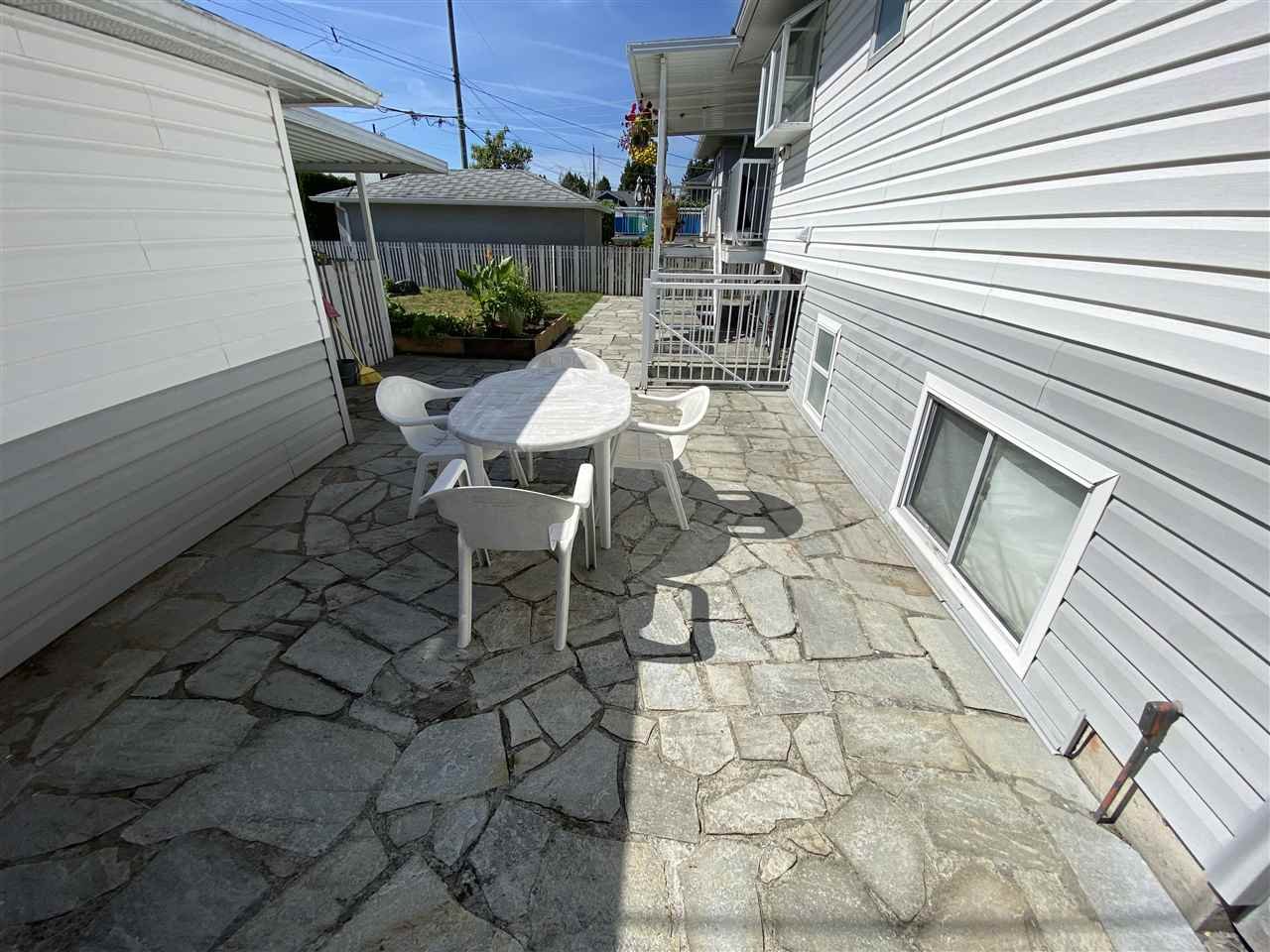 864 E 52nd Ave