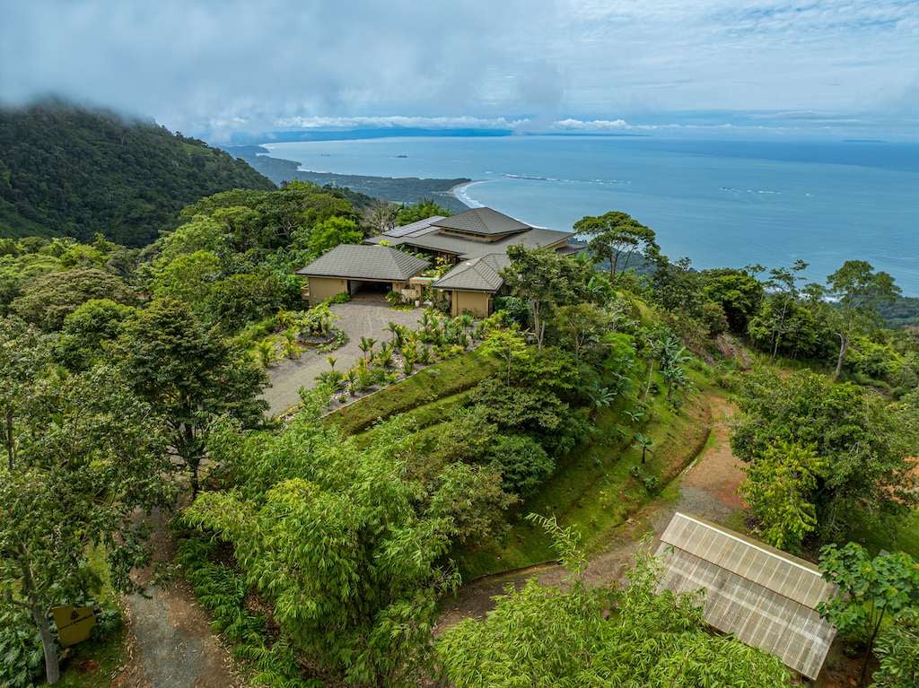 LUXURY 8 ACRE TROPICAL MASTERPIECE WITH VIEWS TO THE WHAIL TAI