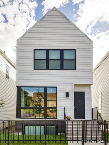 3710 N MILWAUKEE AVE