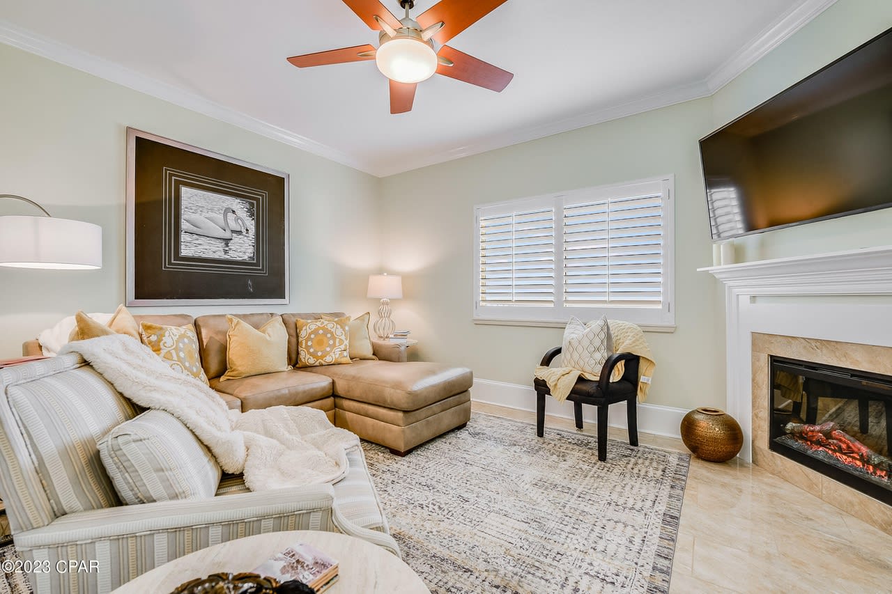 6323 THOMAS Drive Unit 802A