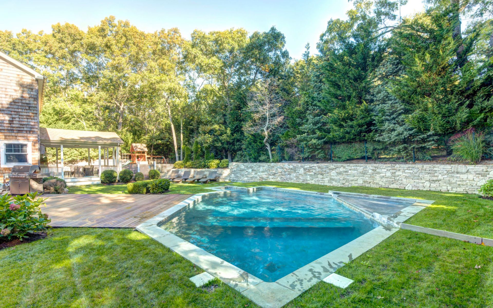 12 Bay View Ave