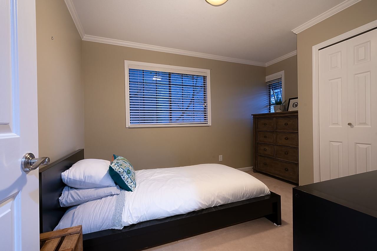 5467 Monte Bre Cres