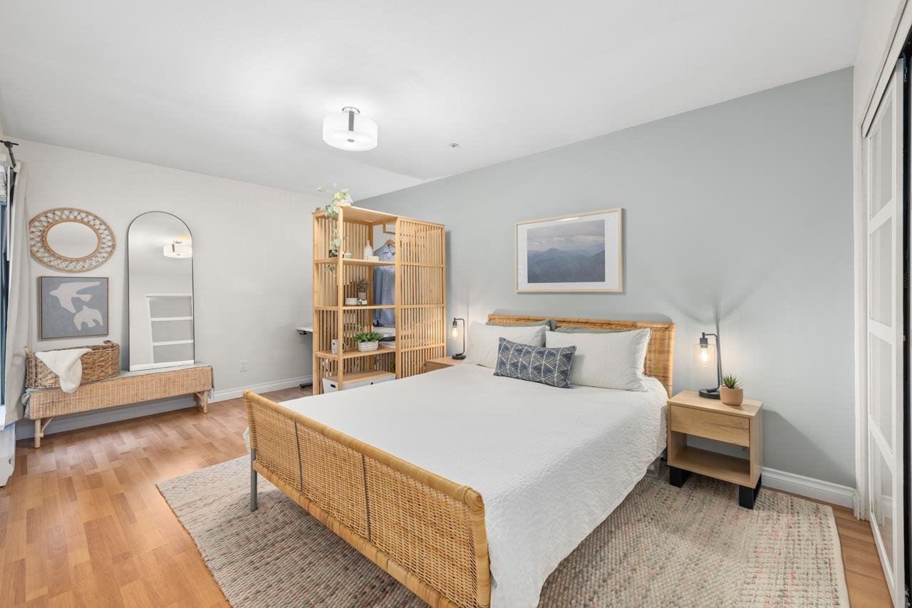 205-2212 Oxford Street, Vancouver