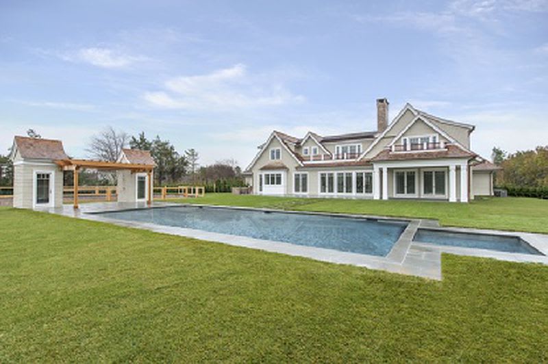 105 Old Barn Ln