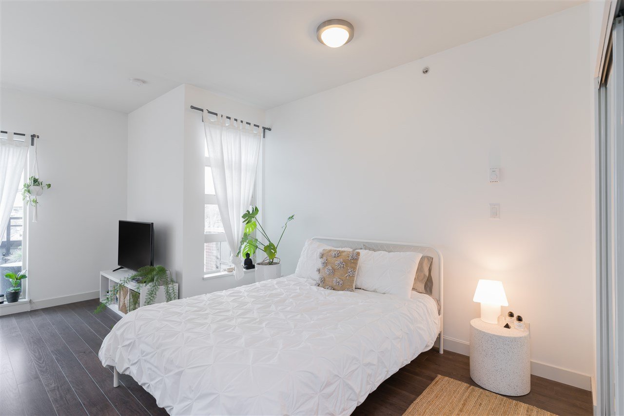 PH9-707 E 20th Ave