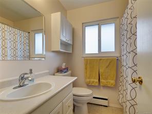 382 Burnside Rd