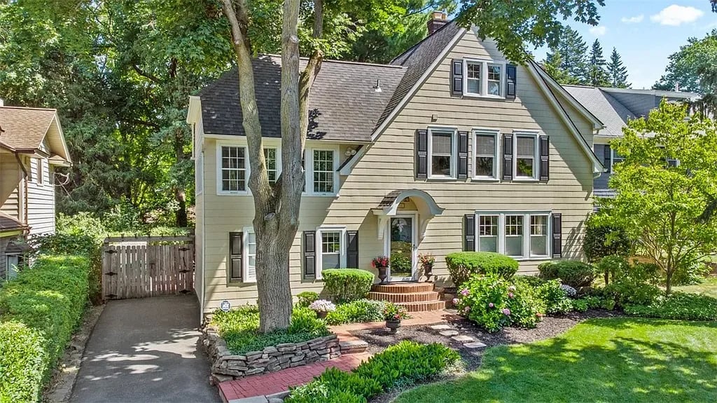 66 Summit Dr
