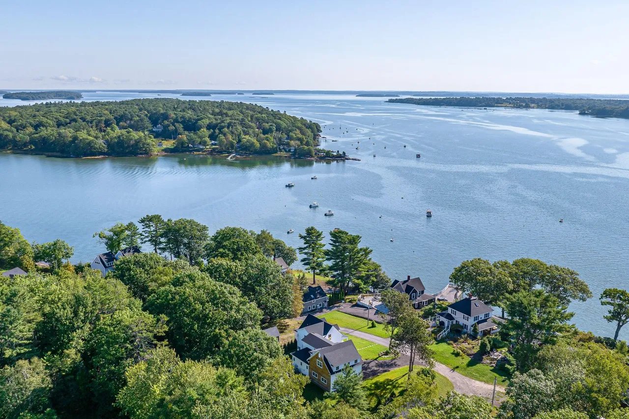 New Listing! 17 Harmony Hill, Yarmouth, Maine – $1,795,000