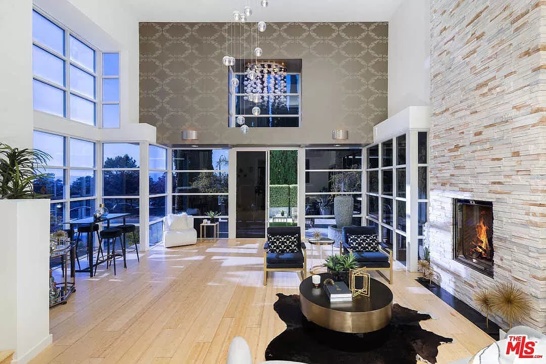 14200 Mulholland Dr