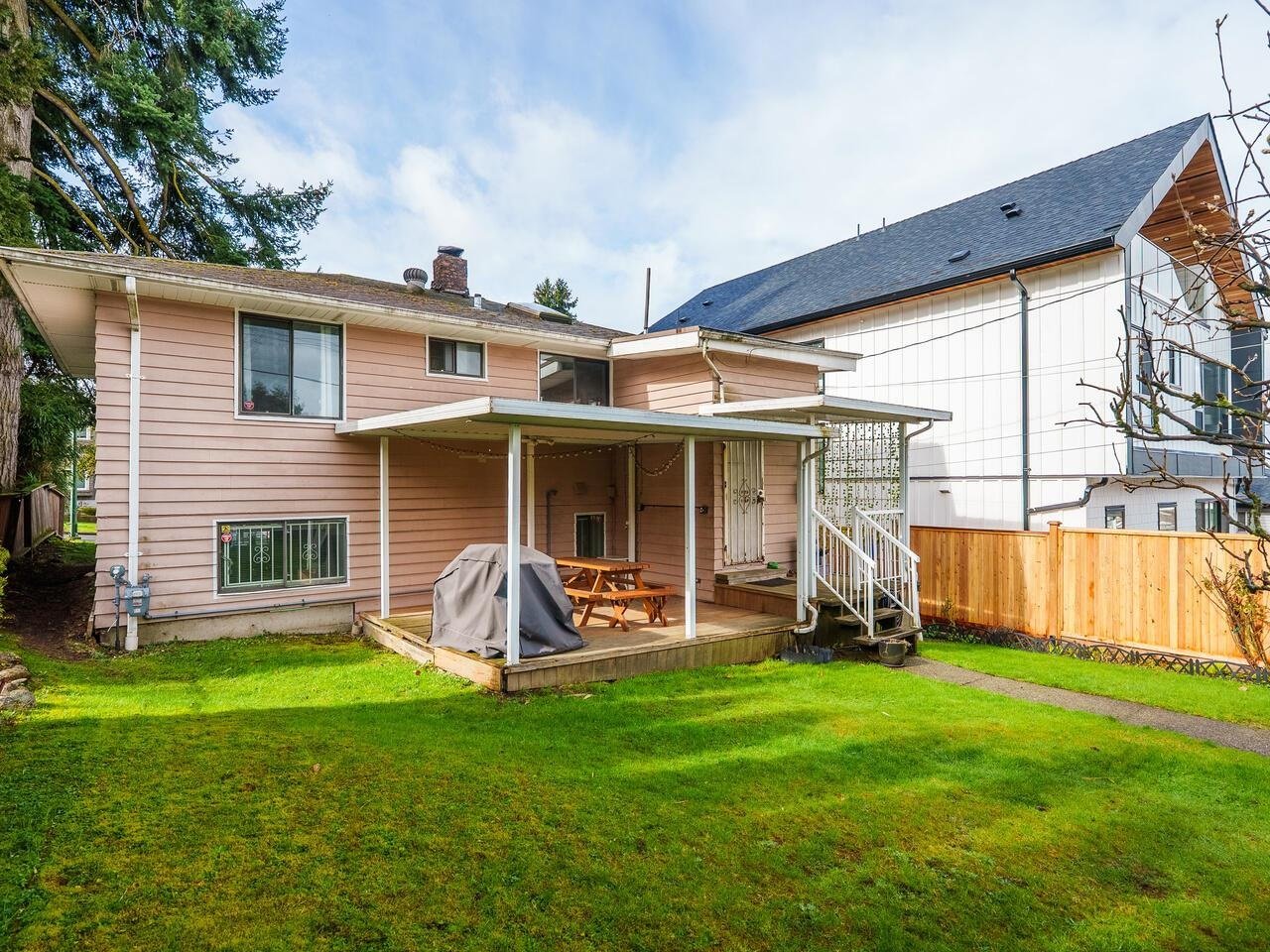 3571 Haida Dr