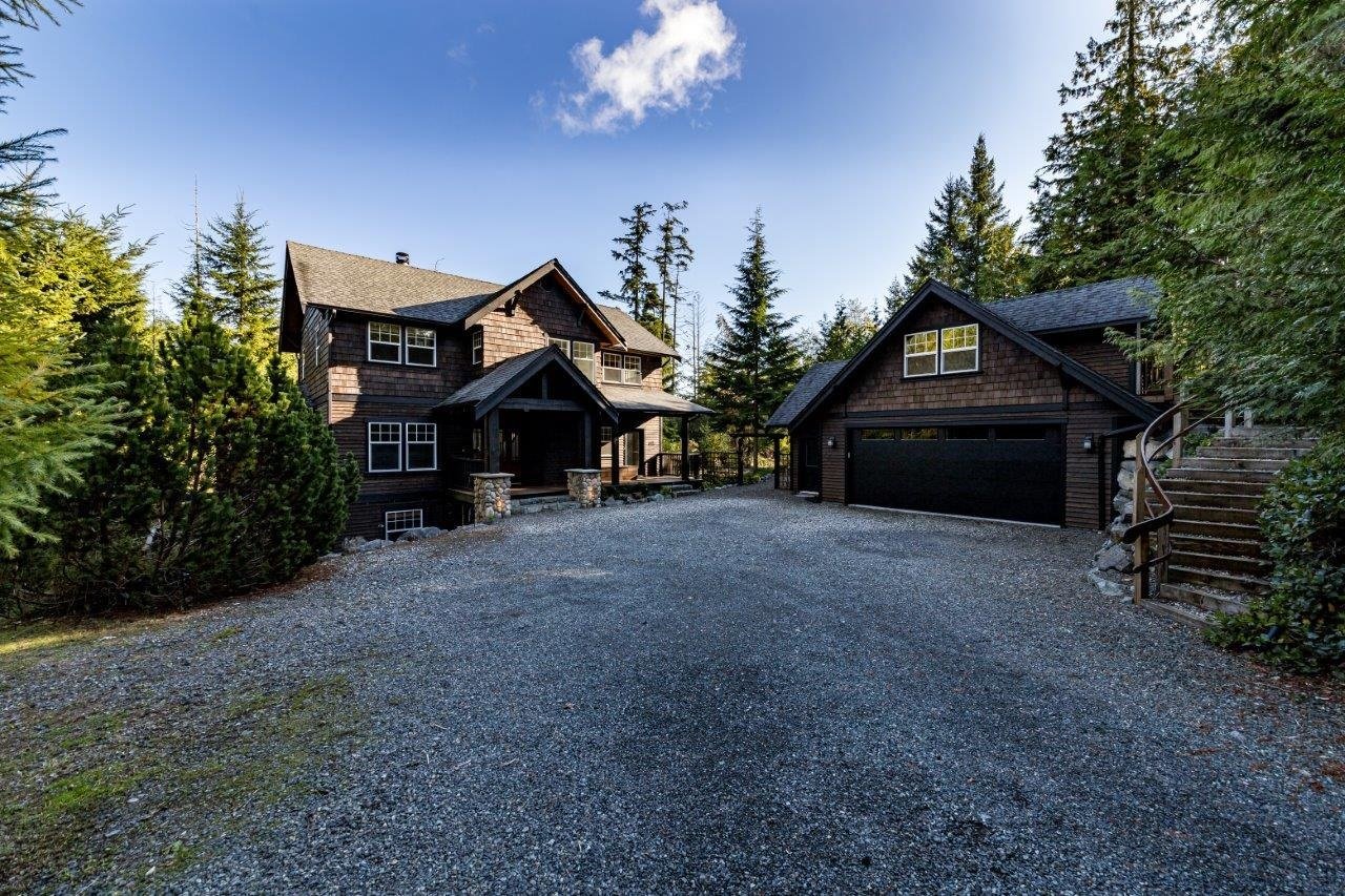 347 Salal Rd