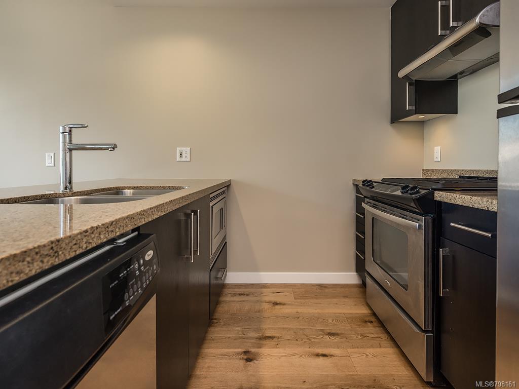 302-373 Tyee Rd