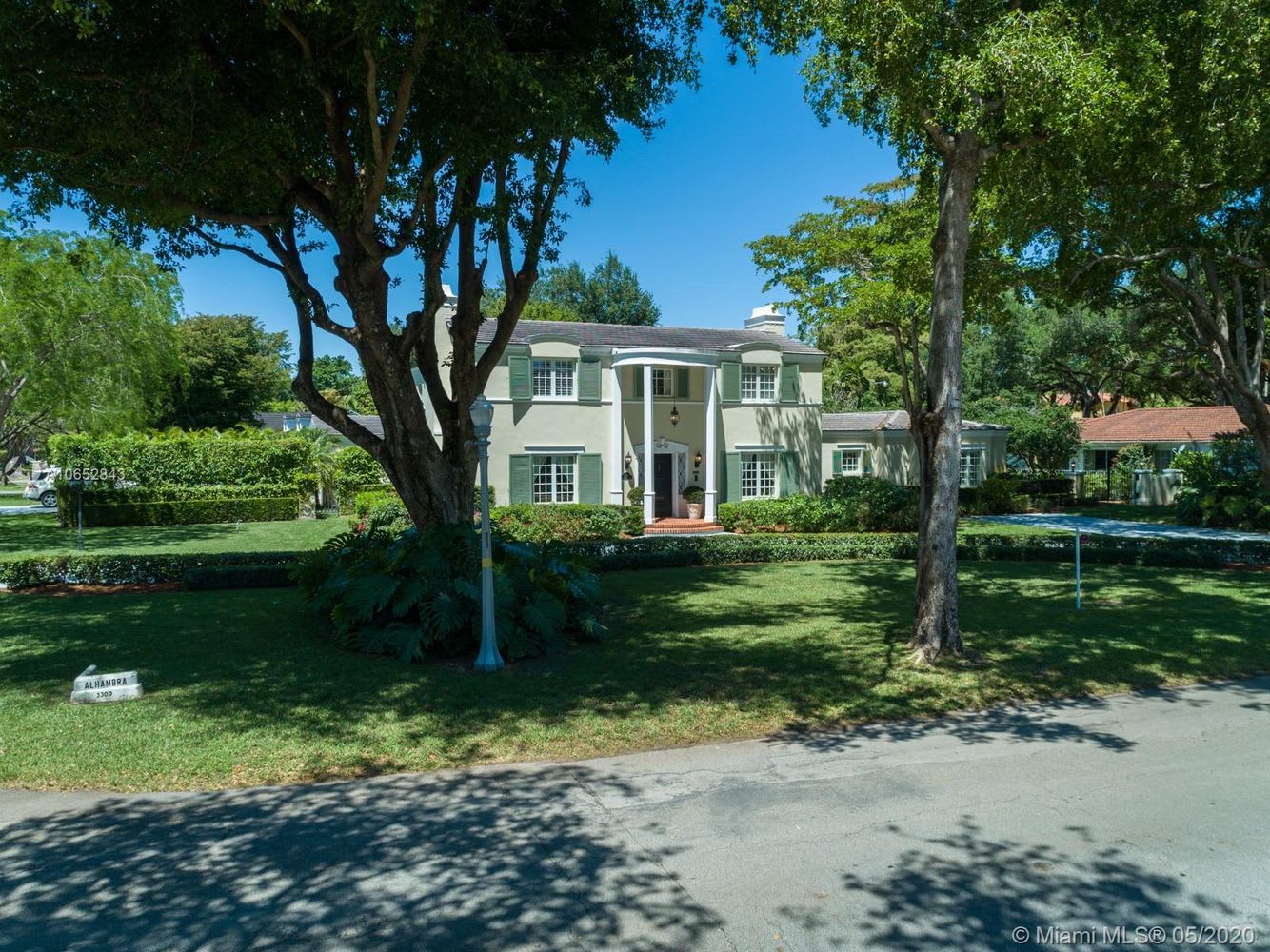 3310 Alhambra Cir