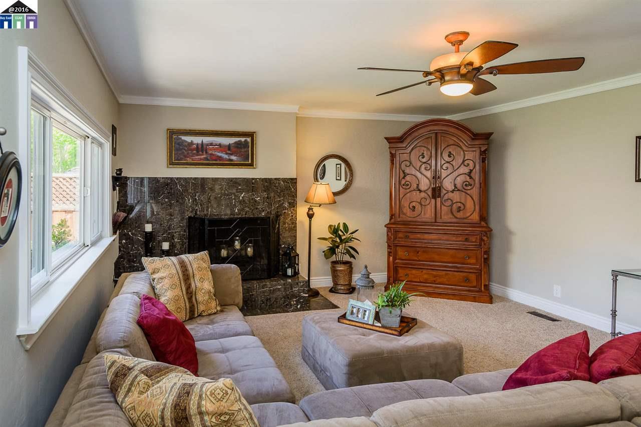 260 Clydesdale Dr