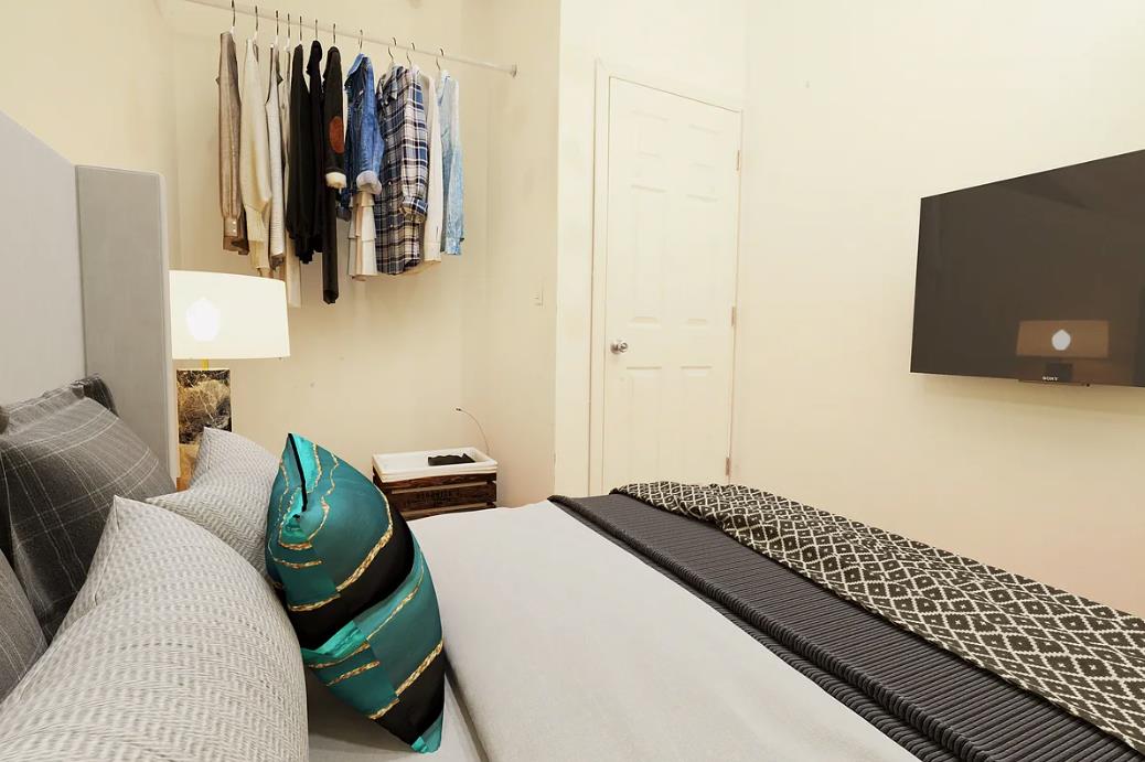 147 Grand Street, Apt 8