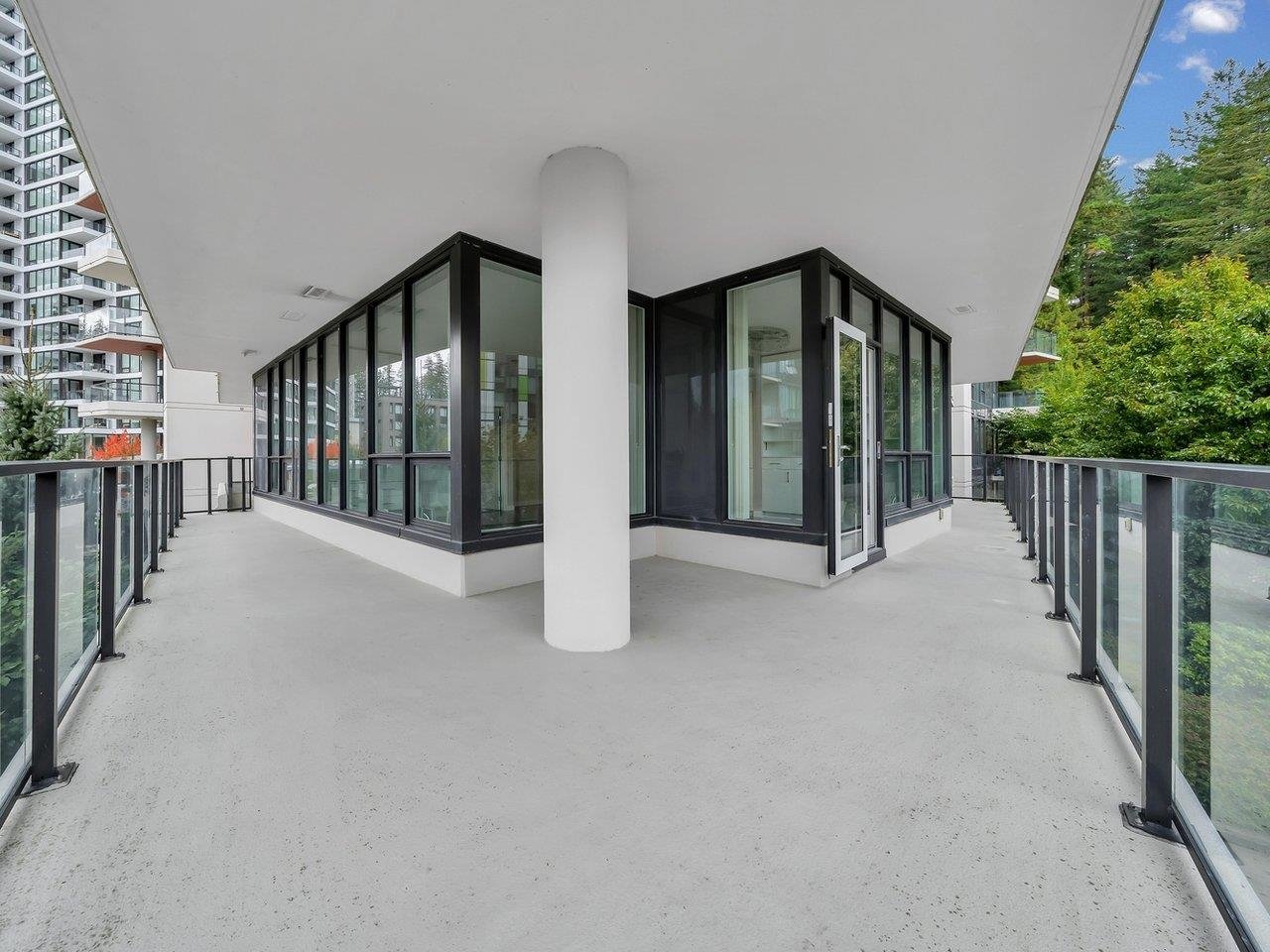 207-5628 Birney Ave