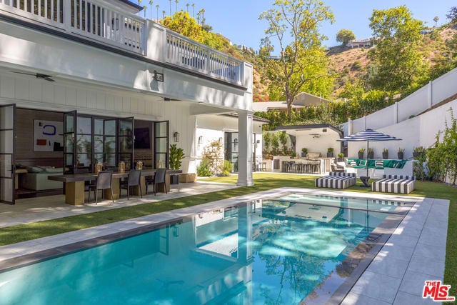 Serene Palazzo
