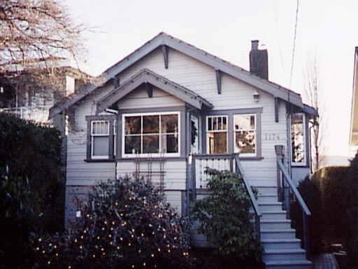 1174 Esquimalt Ave
